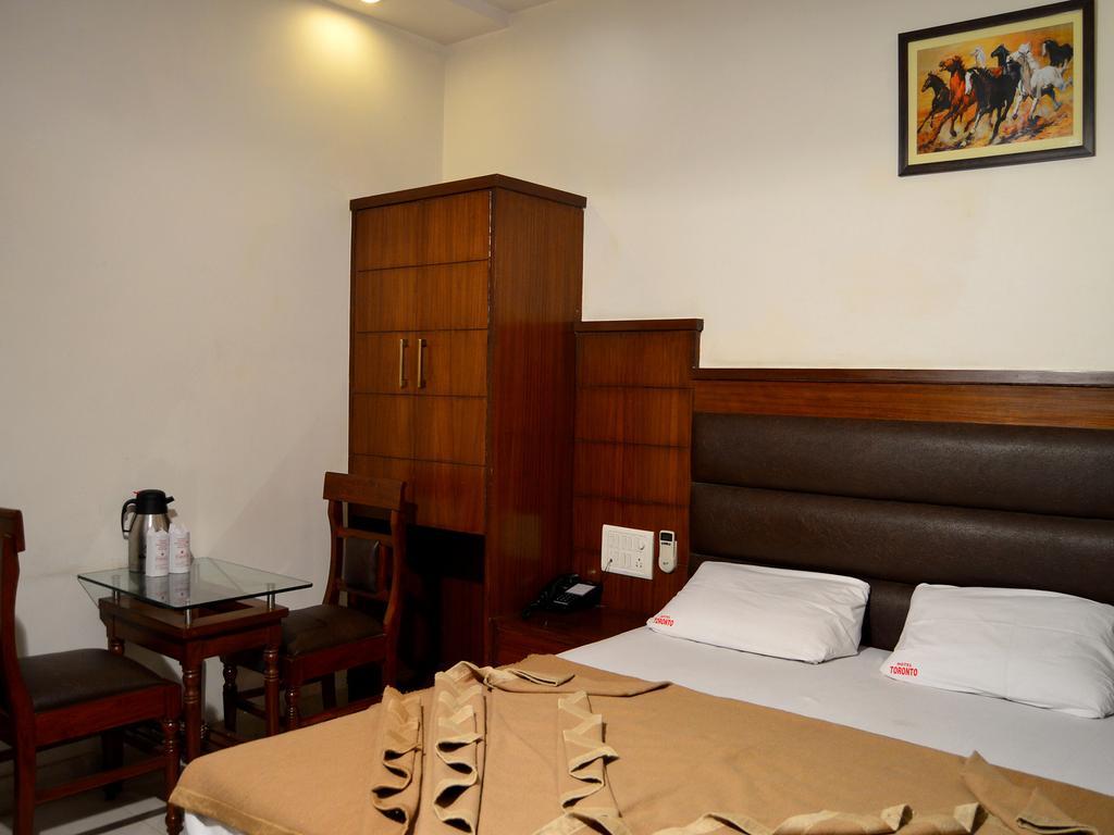 Hotel Toronto 3*