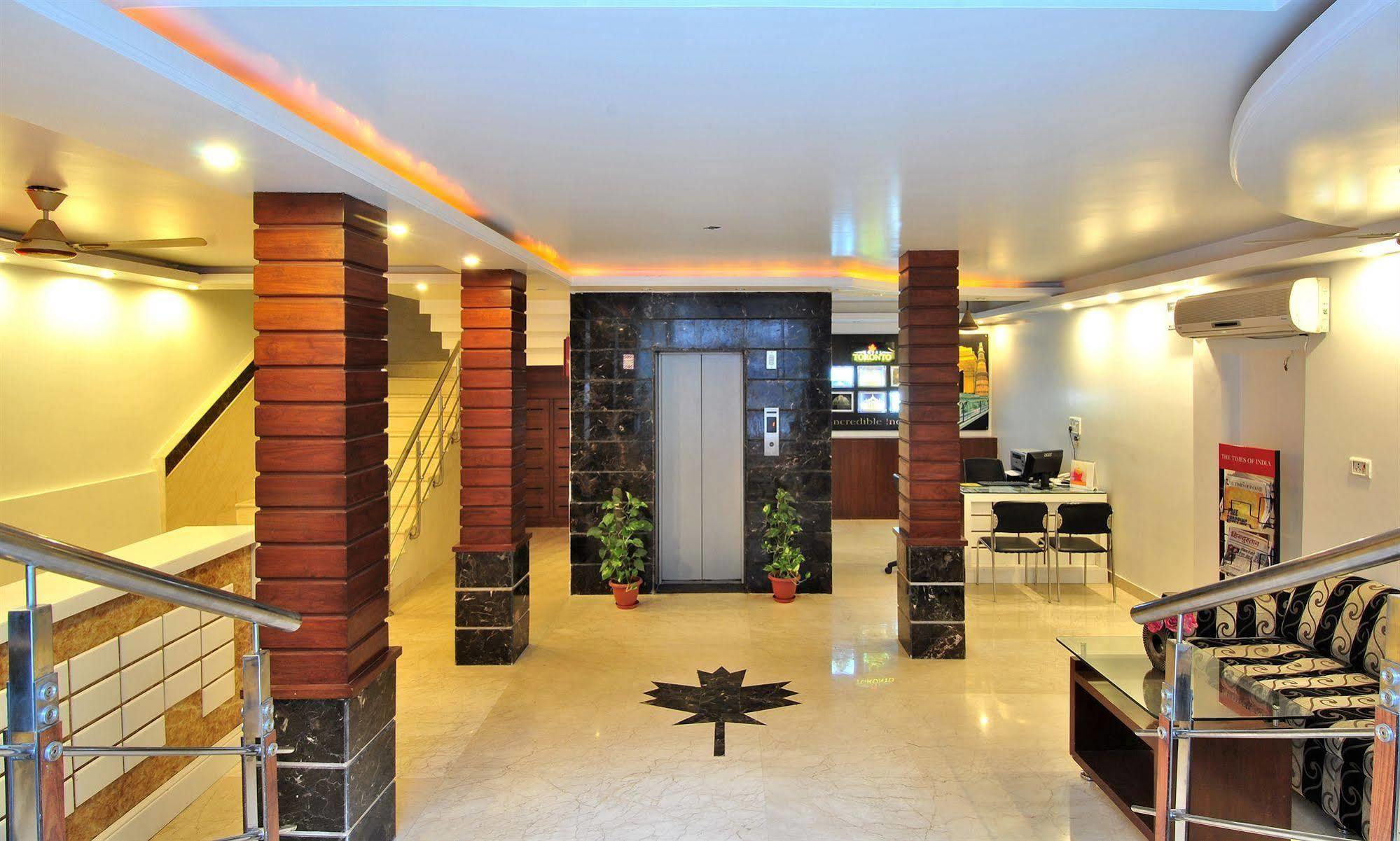 Toronto Hotel 3*
