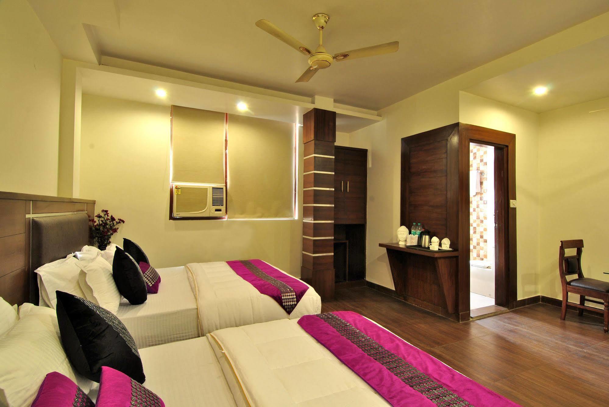 Toronto Hotel New Delhi